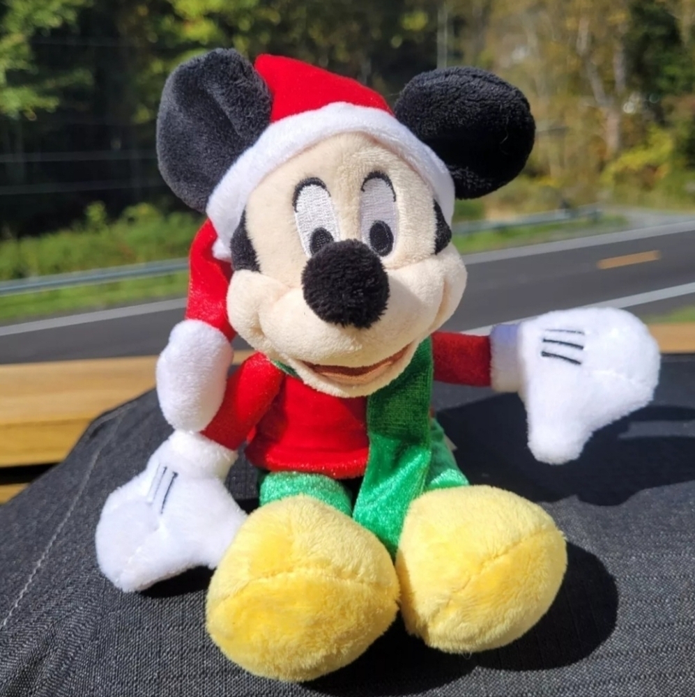 Mickey Mouse In Santa Hat DanDee Disney‎ Plush Christmas Holiday Décor, Gift EUC